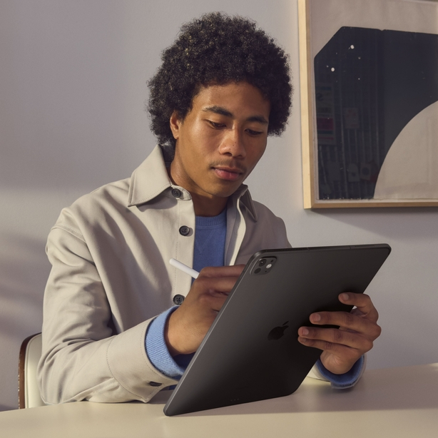 11-inch iPad Pro Wi_Fi 2TB with standard glass-Silver image 9